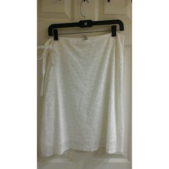Max Studio Skirt, women's size 10, lined side zip, White Crochet Floral NWT $78 - Picture 1 of 5